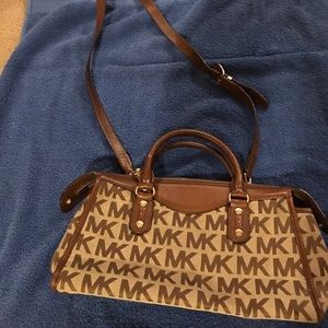 Ladies bundle of purses